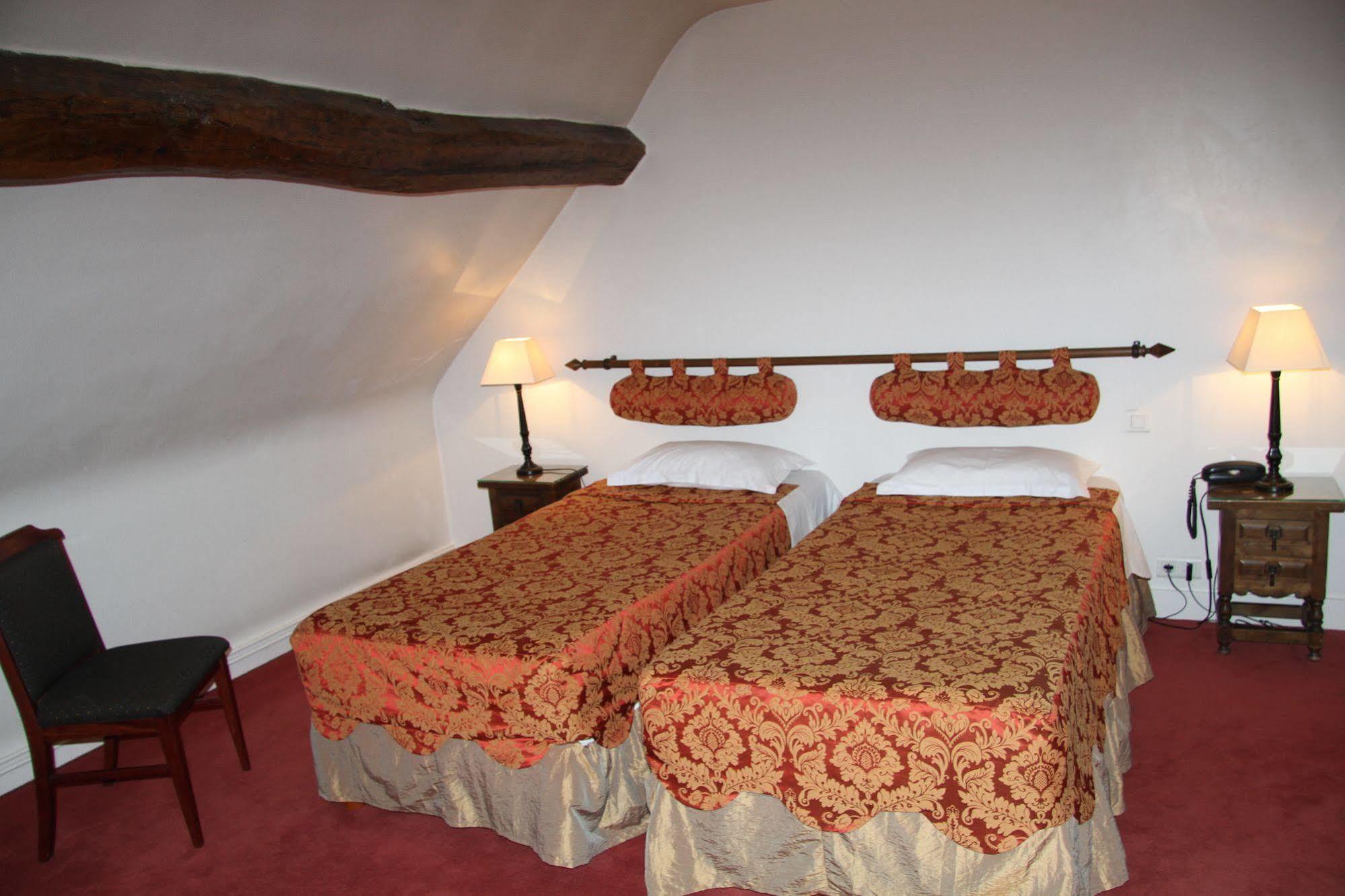 Hotel Le Regent Villers-Cotterêts Kültér fotó