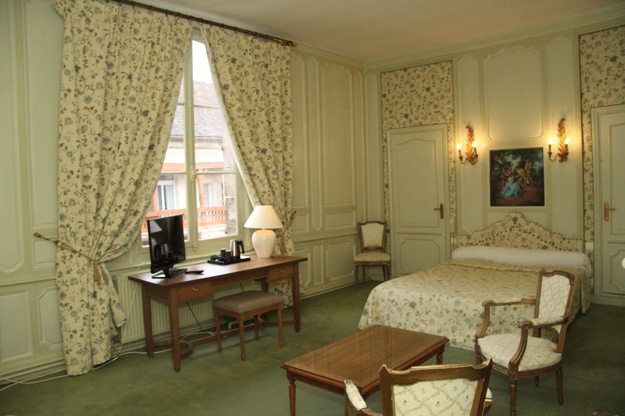 Hotel Le Regent Villers-Cotterêts Kültér fotó