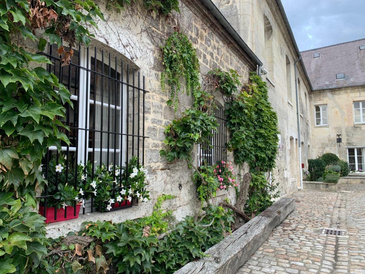 Hotel Le Regent Villers-Cotterêts Kültér fotó