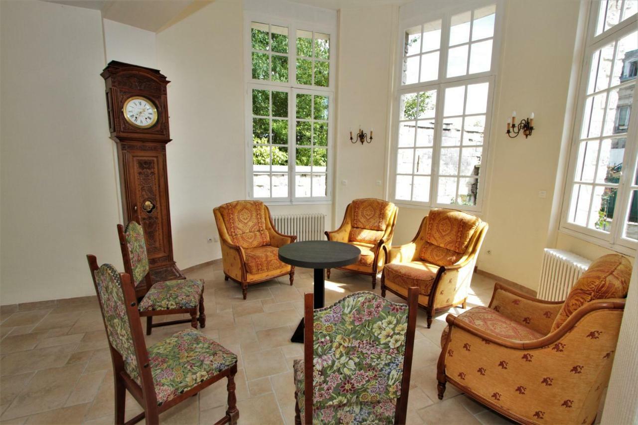 Hotel Le Regent Villers-Cotterêts Kültér fotó