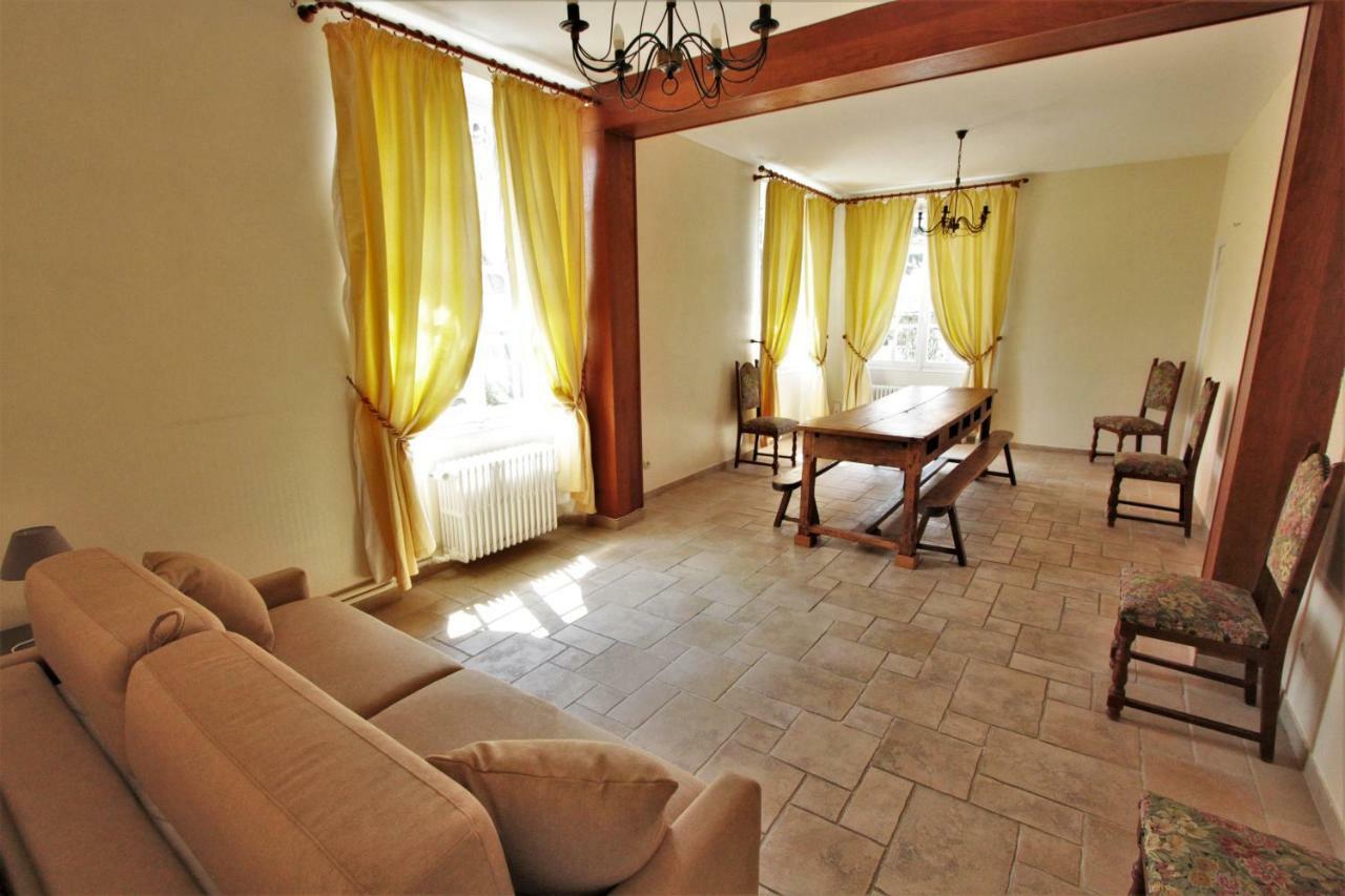 Hotel Le Regent Villers-Cotterêts Kültér fotó