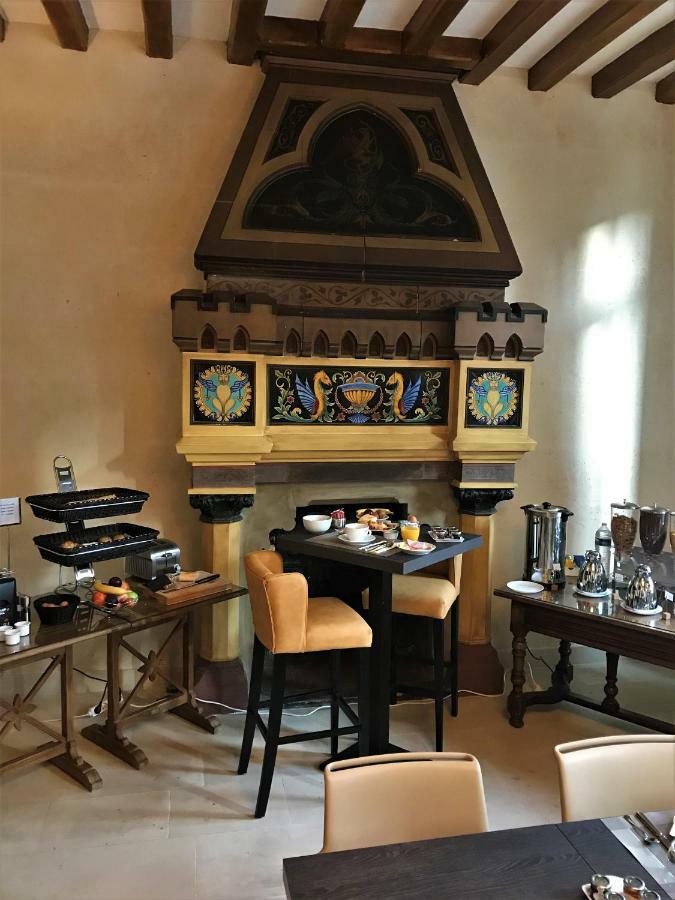 Hotel Le Regent Villers-Cotterêts Kültér fotó