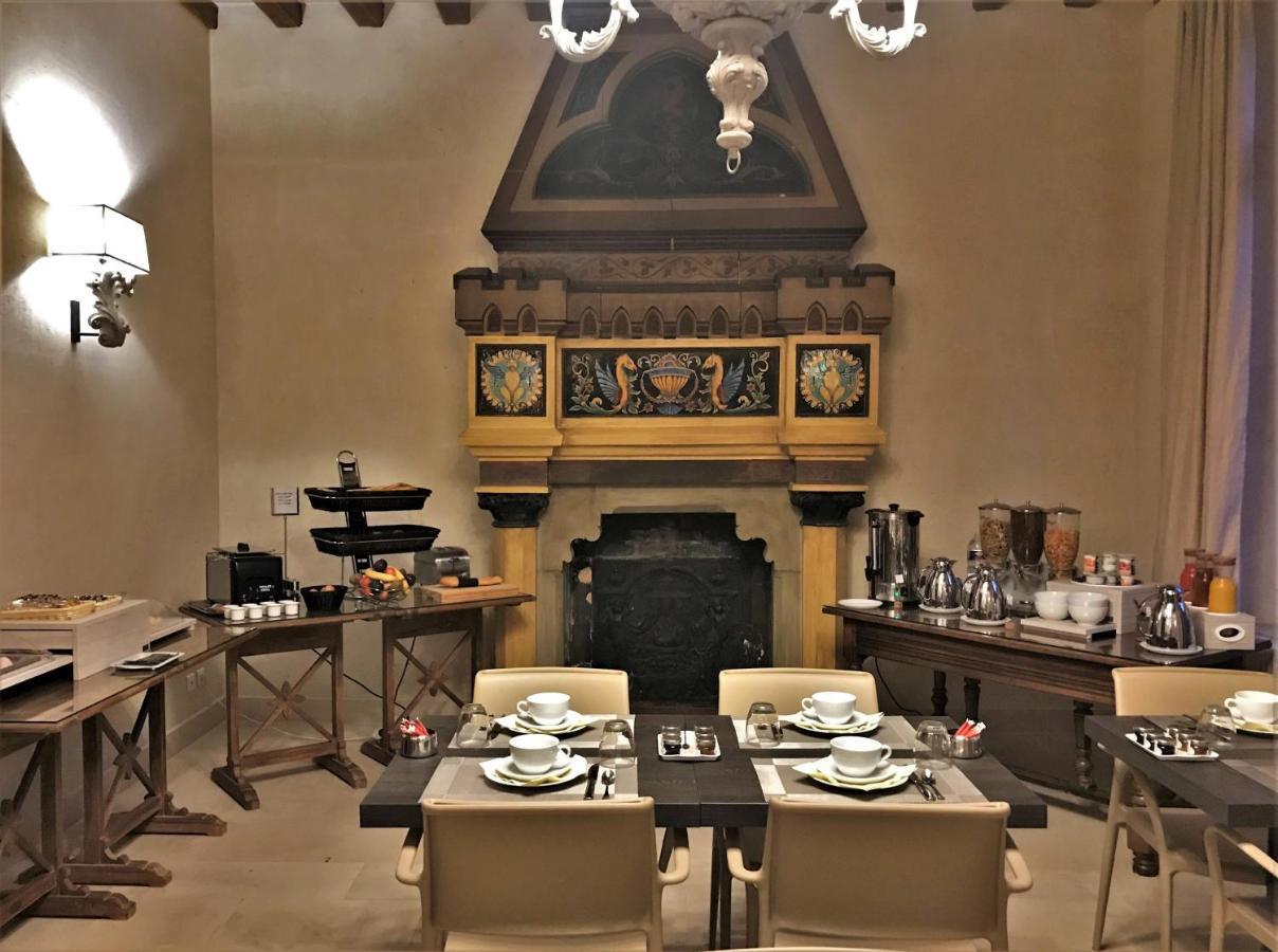 Hotel Le Regent Villers-Cotterêts Kültér fotó